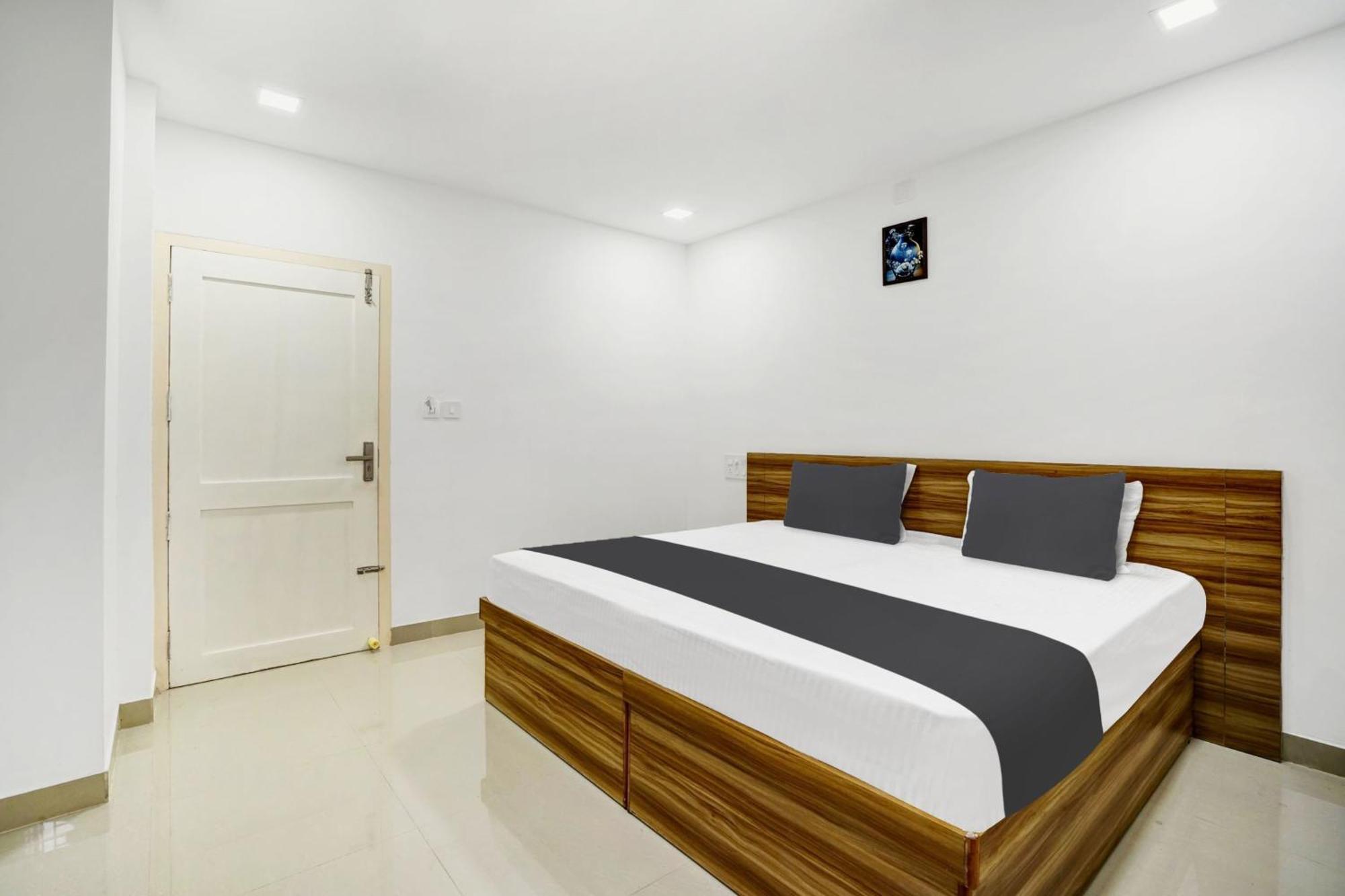 Hotel O Grand Parassini Pappinisseri Exterior photo